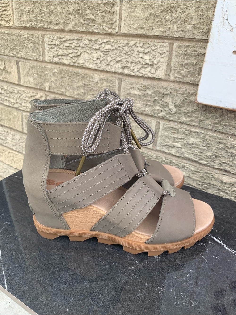 SOREL Joanie II Leather Wedge Sandals size 7 - Picture 2 of 8